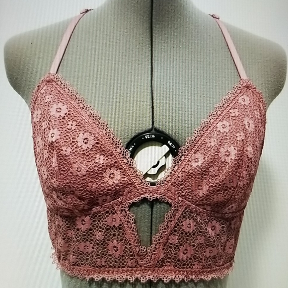 2 Victoria Secret racer back lace bralette - Picture 3 of 8